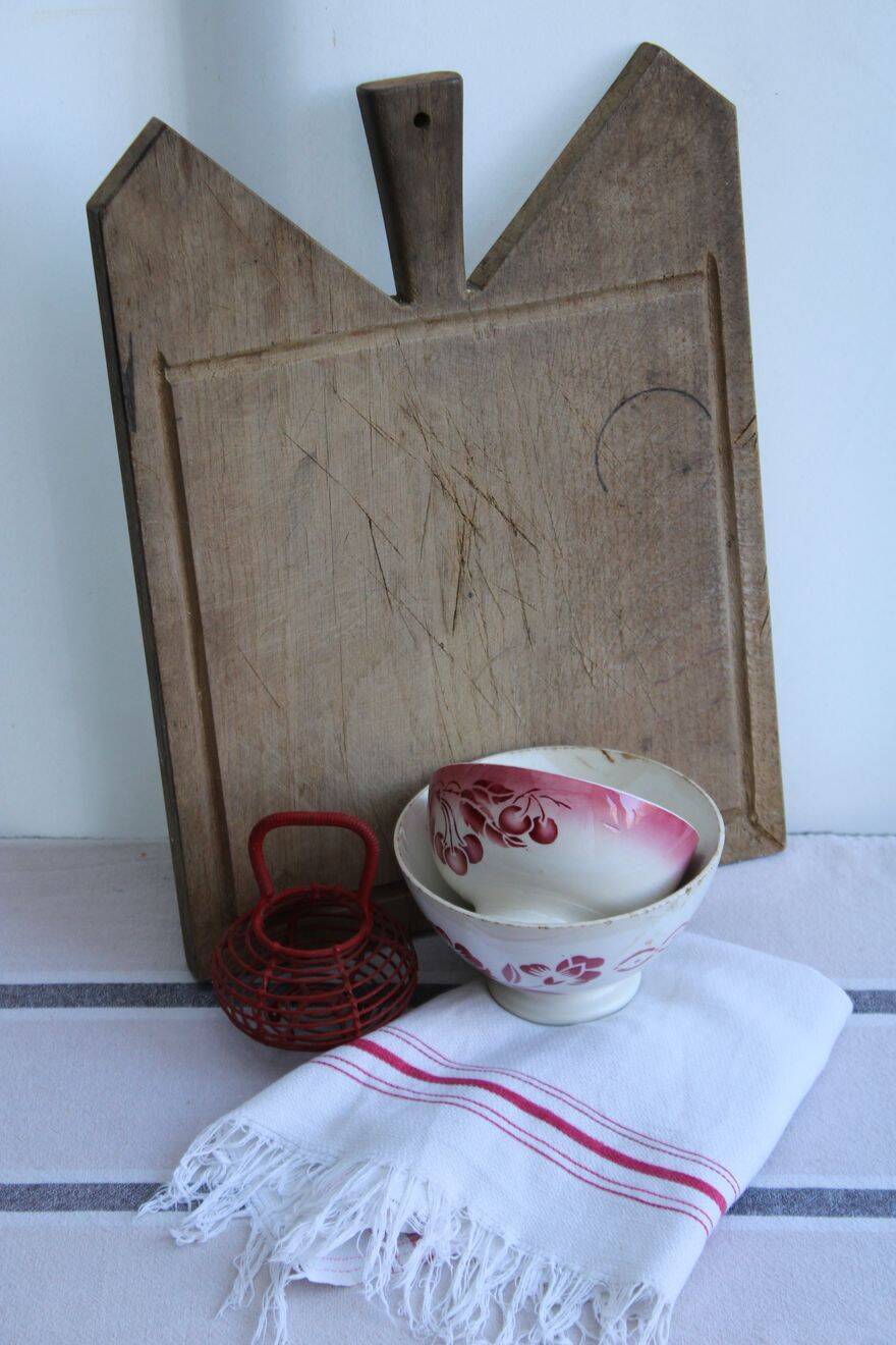 Set of 2 antique ceramic bowls