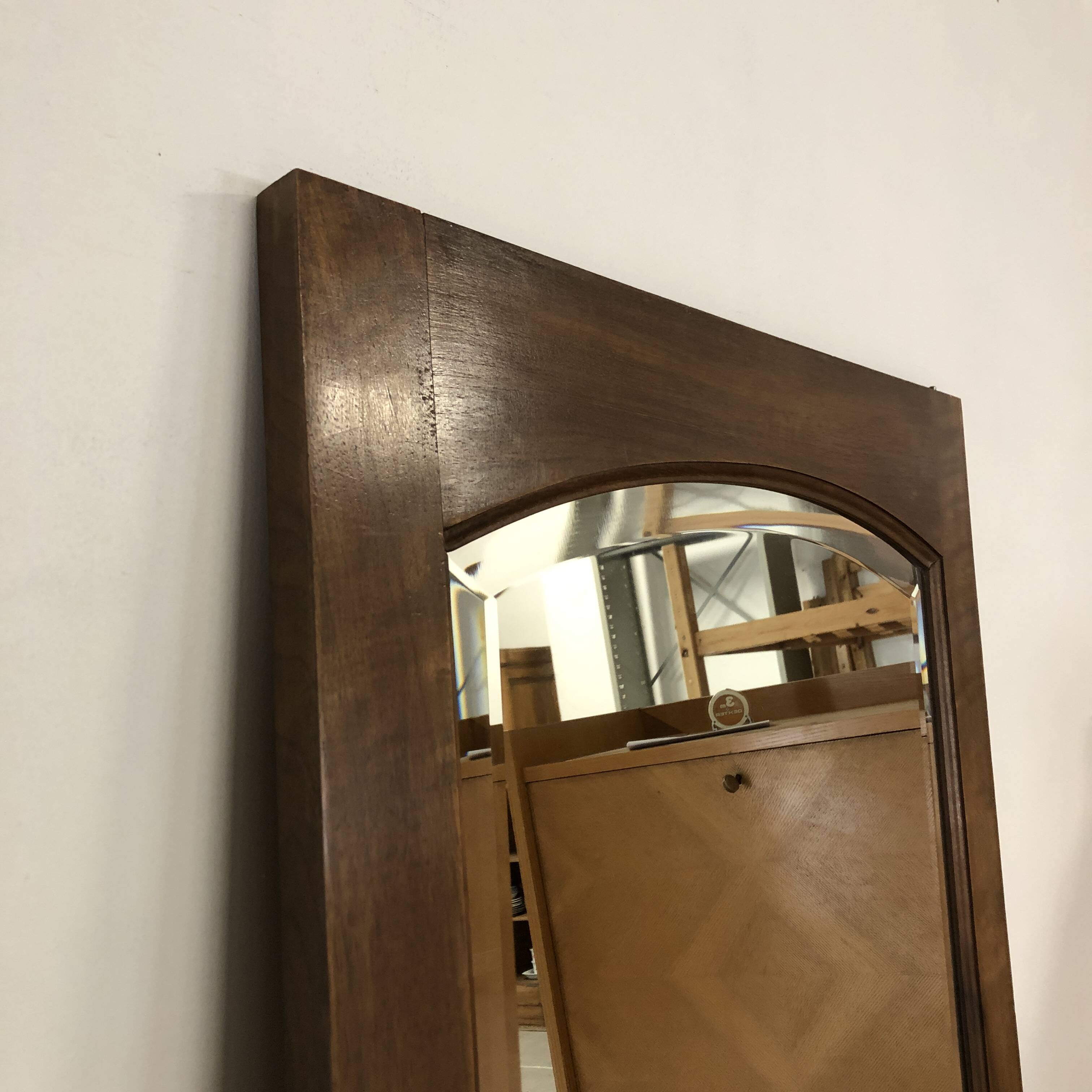 Beveled mirror