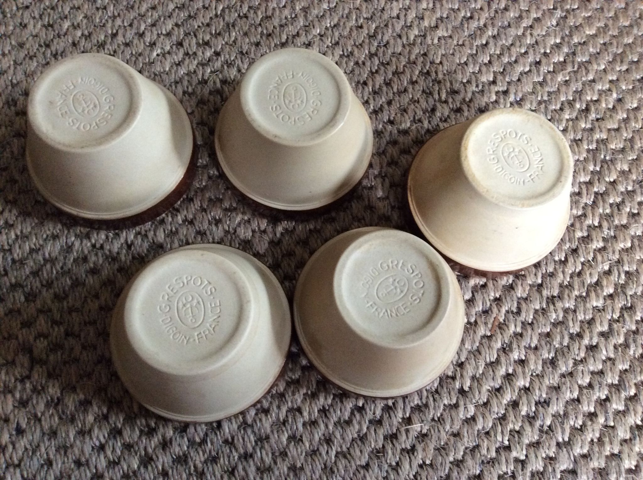 Series of 5 sandstone ramekins