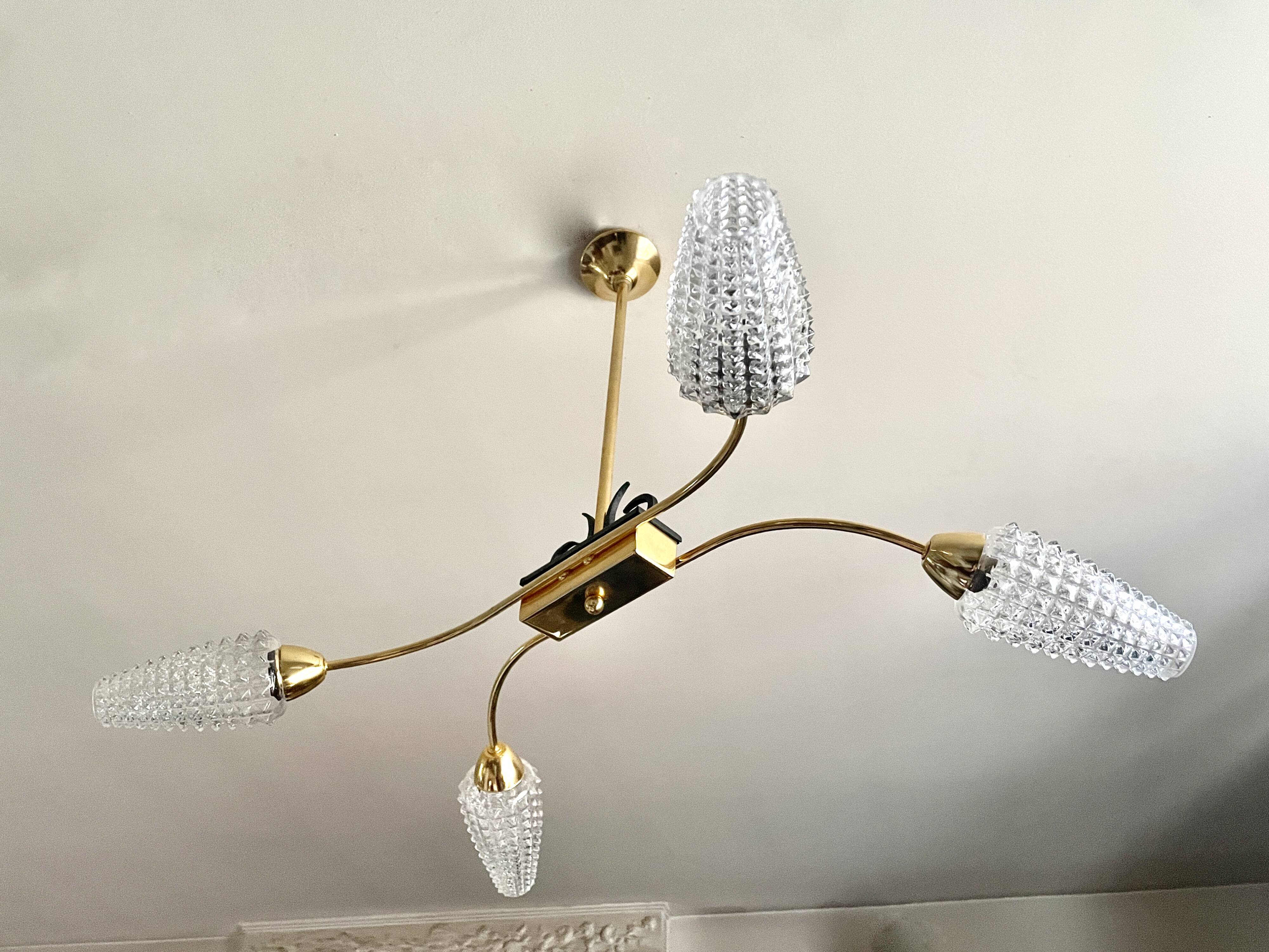 Lustre laiton doré à 4 tulipes Arlus 1950