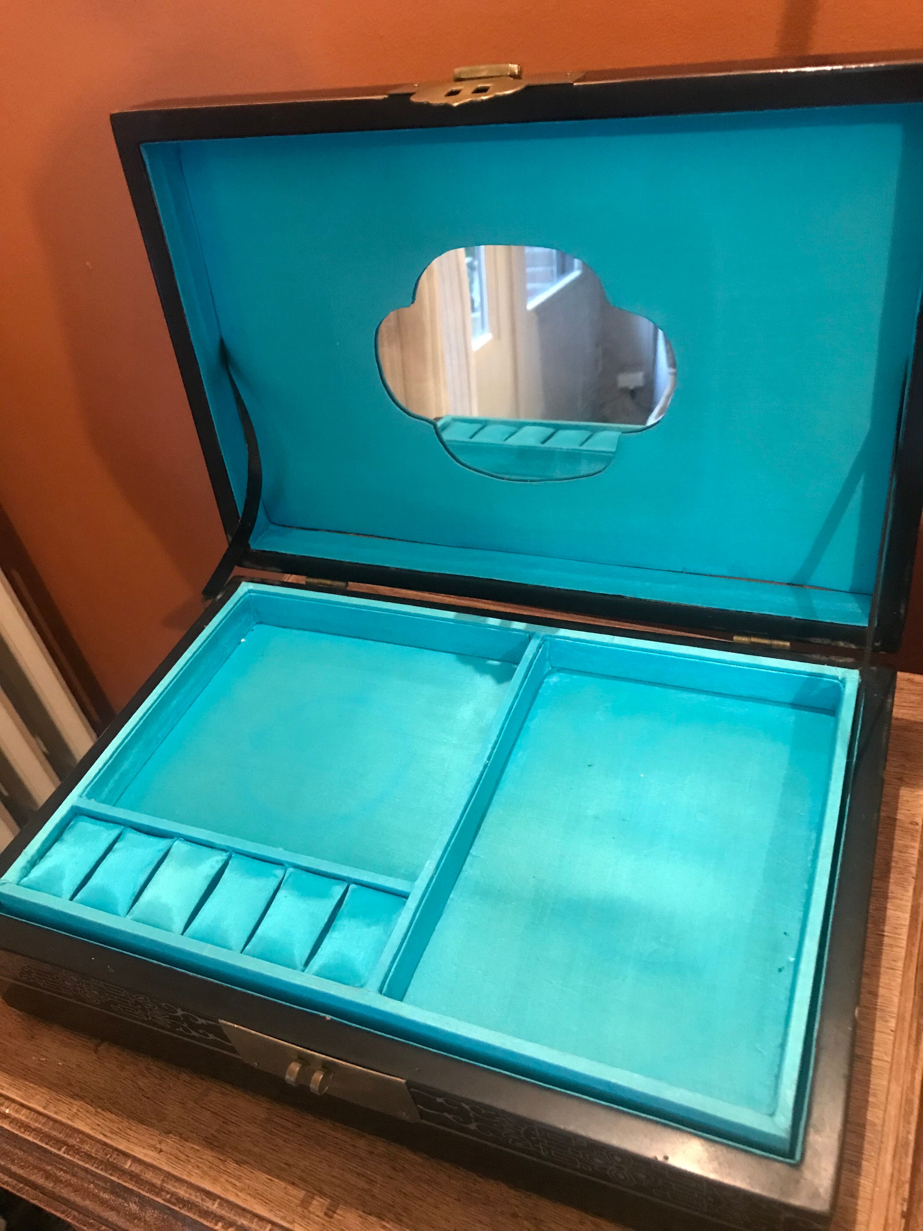 Jewelry box, hairscreas and hard stones