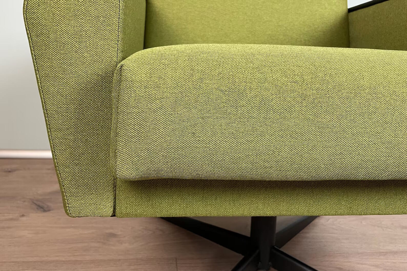 Restored vintage green swivel lounge armchair from 60's / mid century / upholseted / chair