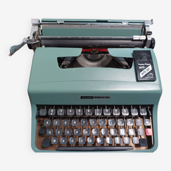 Olivetti lettera 32 green typewriter from the 60s like new