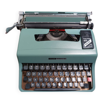 Olivetti lettera 32 green typewriter from the 60s like new