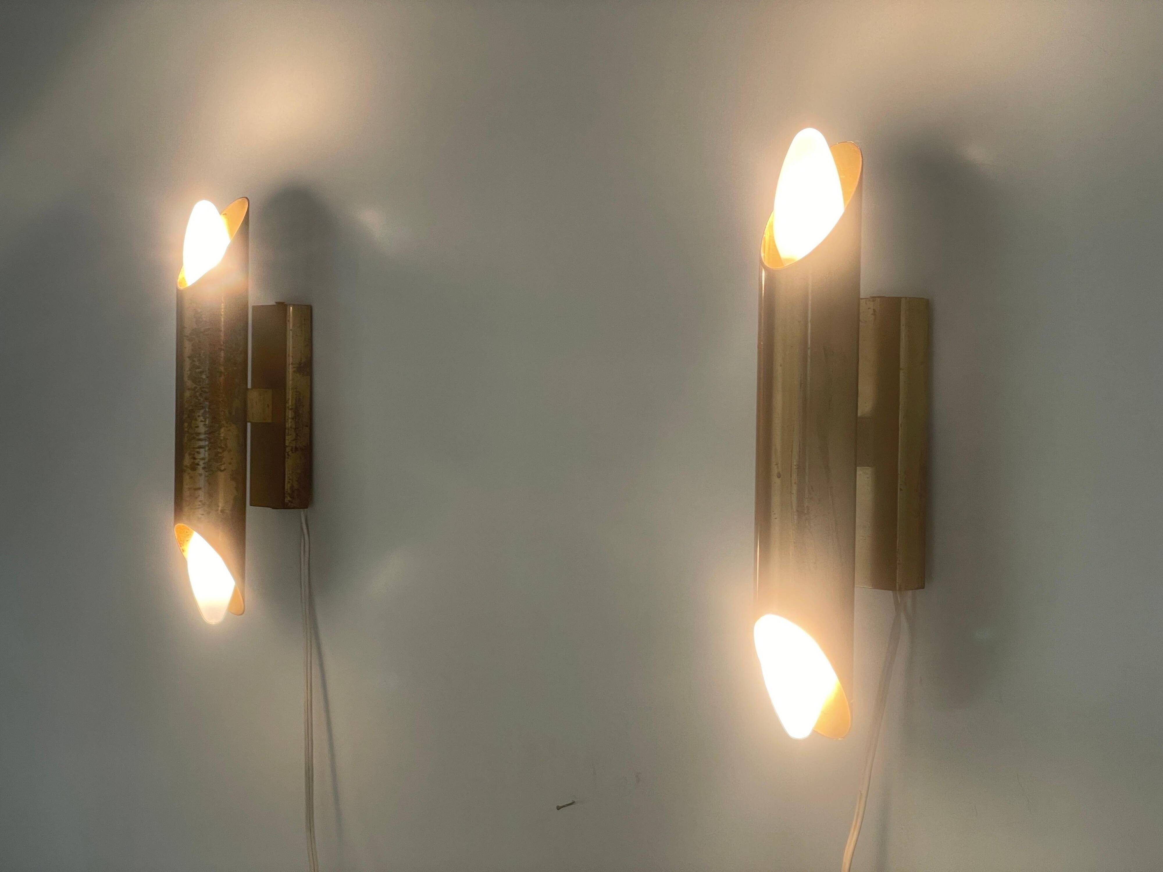 Pair of brass wall lights with Italian mid-century design, 1960, Italy.