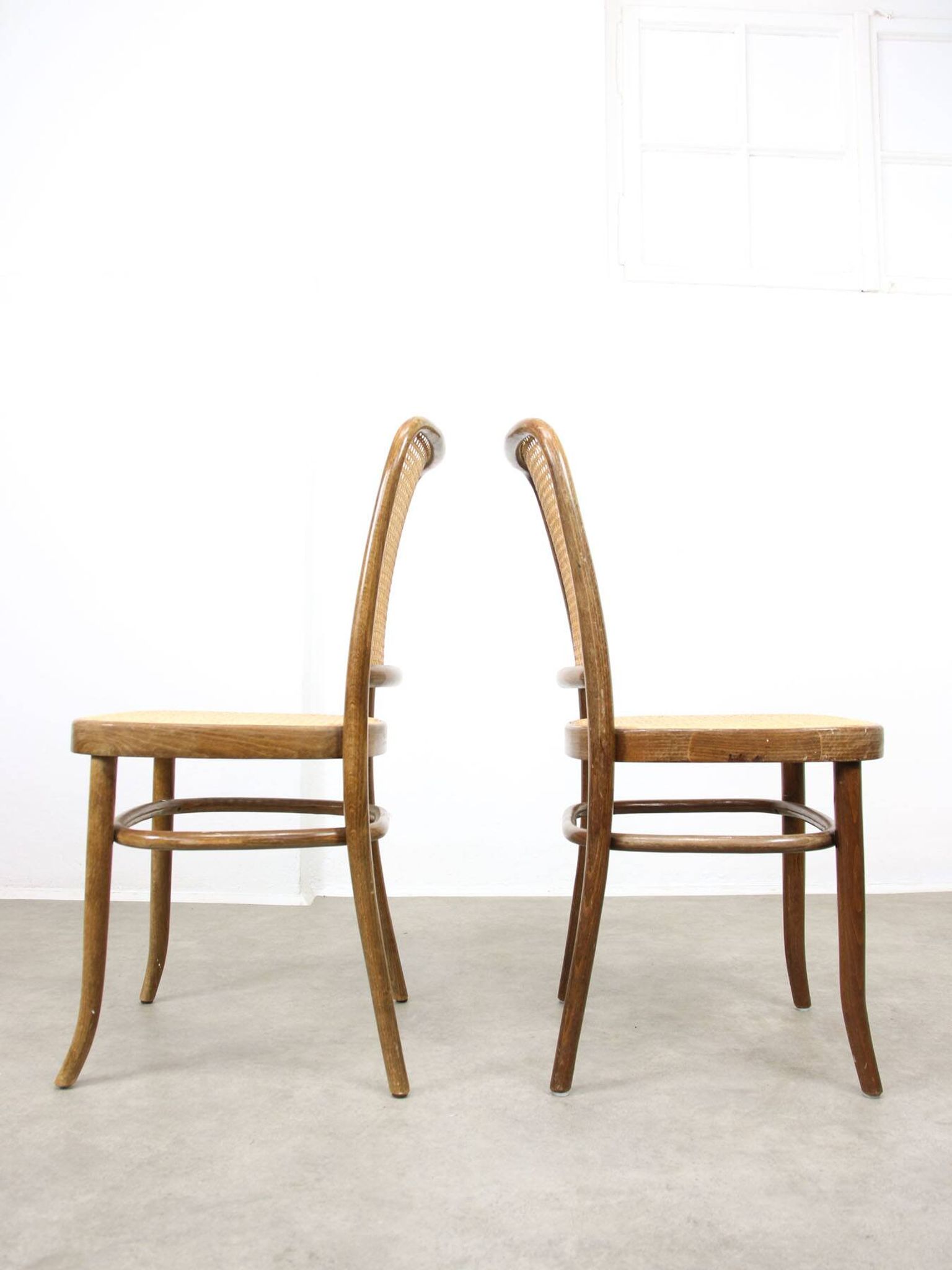 Chaises vintage n°811 en bois courbé, lot de 4