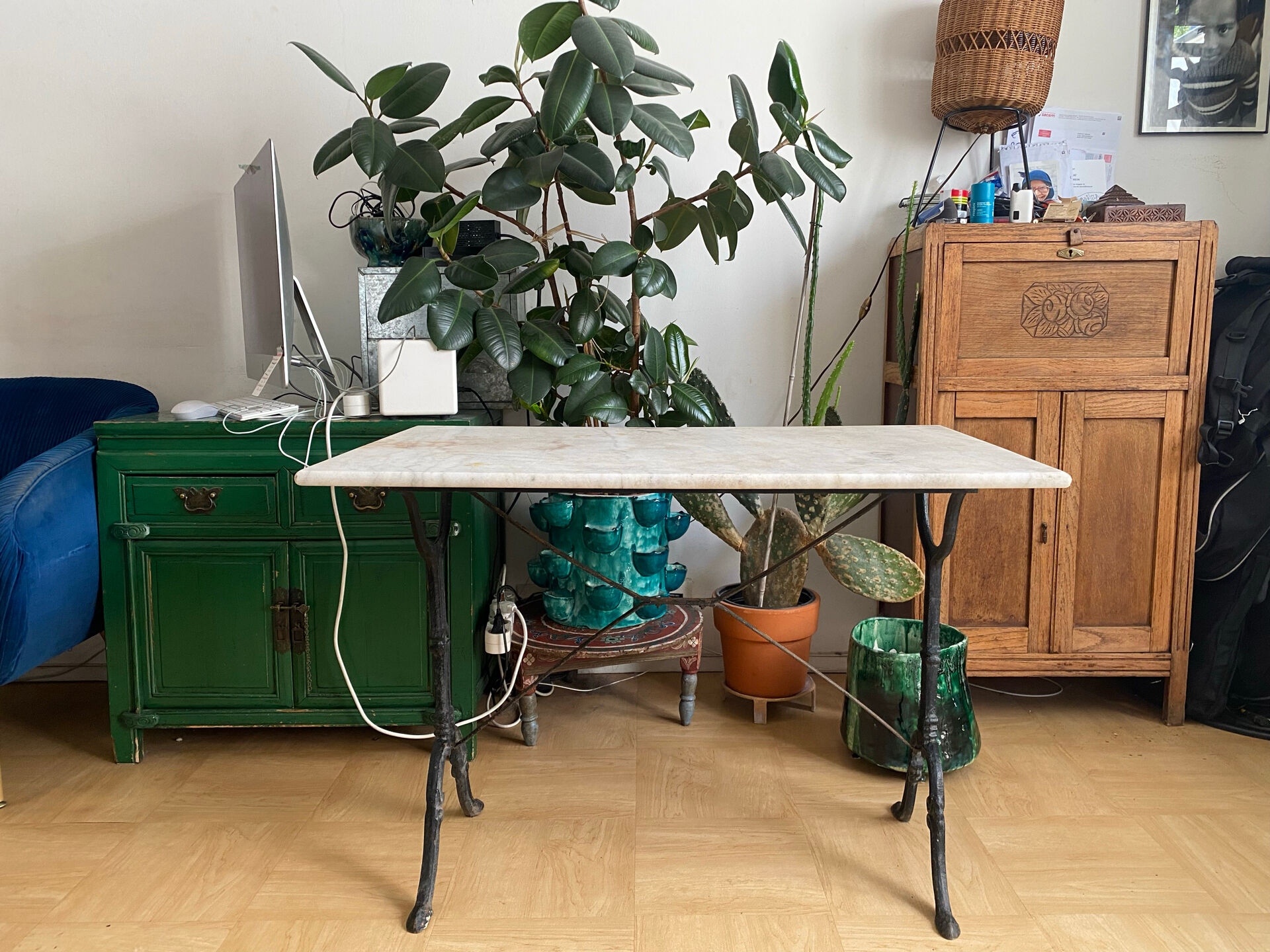 Bistro table in marble