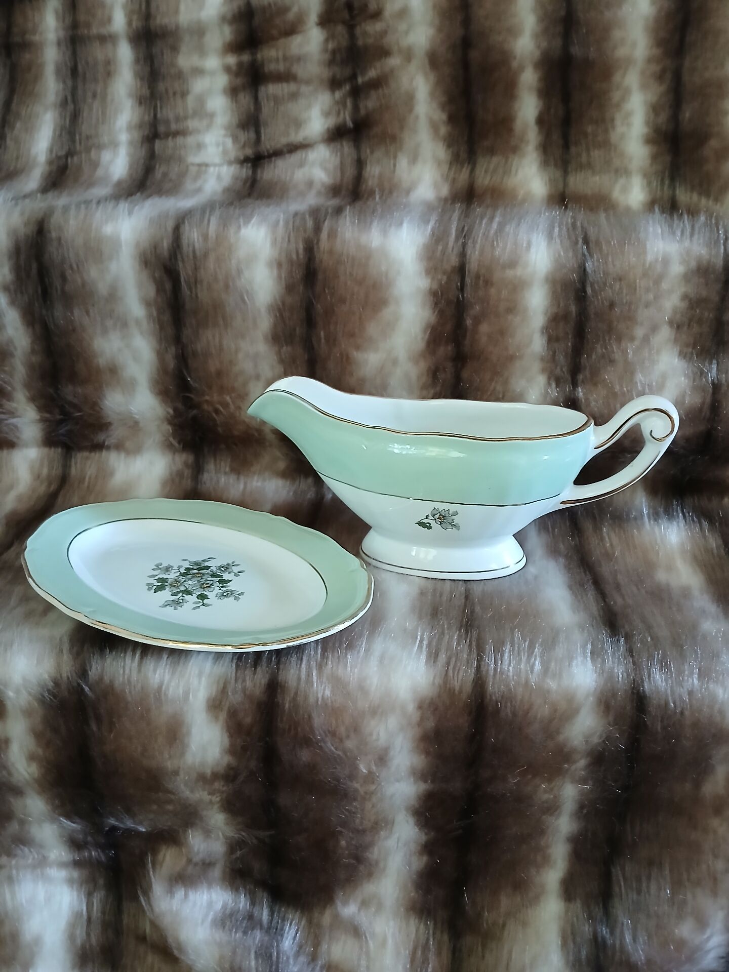 Sauceboat + antique dish from Saint Tropez