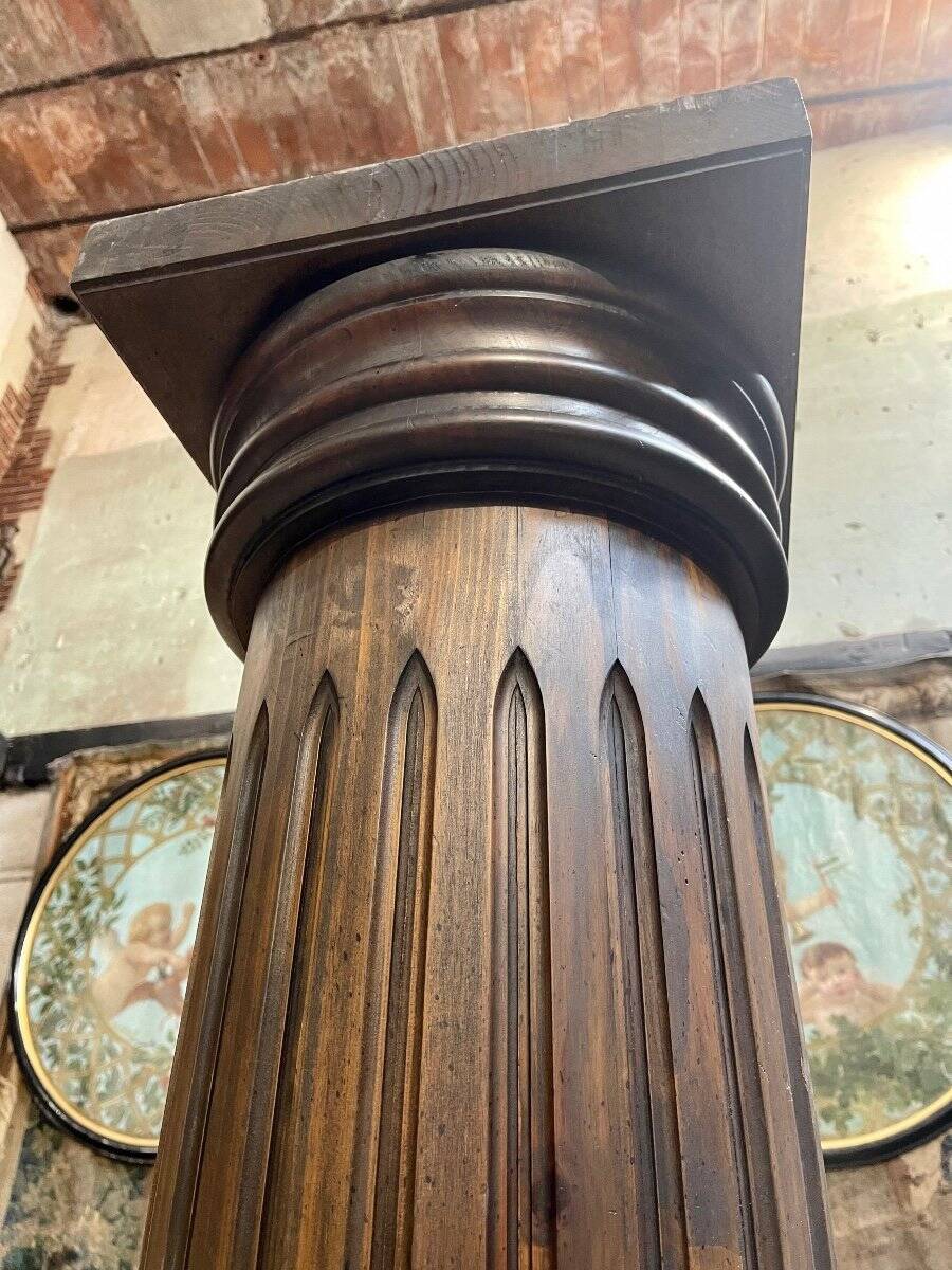 Louis XVI style column in carved wood from the late 19th century, 2.27 metres in height.