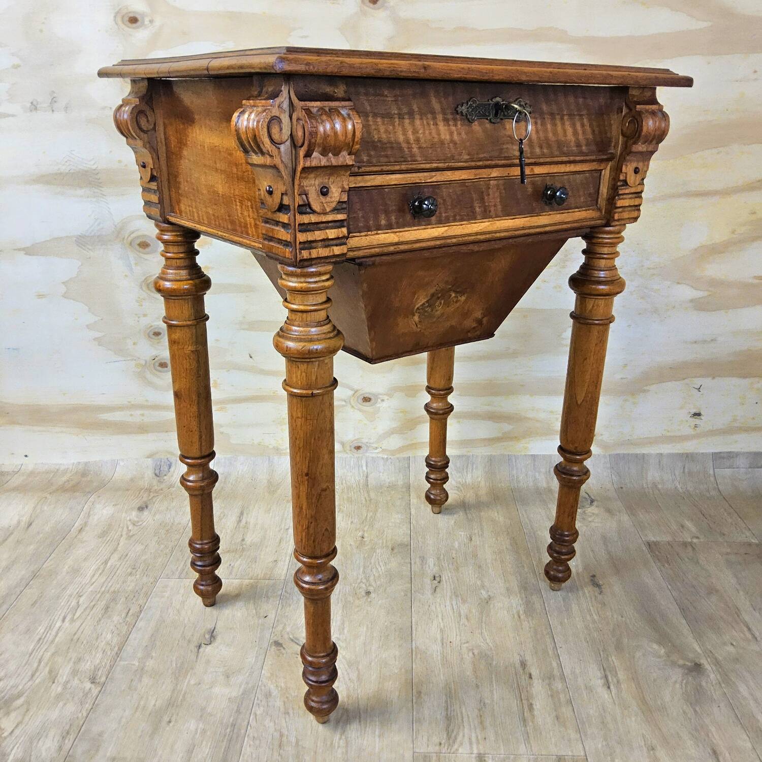 Antique walnut sewing table (19th century) Biedermeier side table