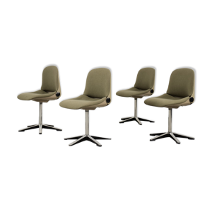 Chaises 232 par Wilhelm