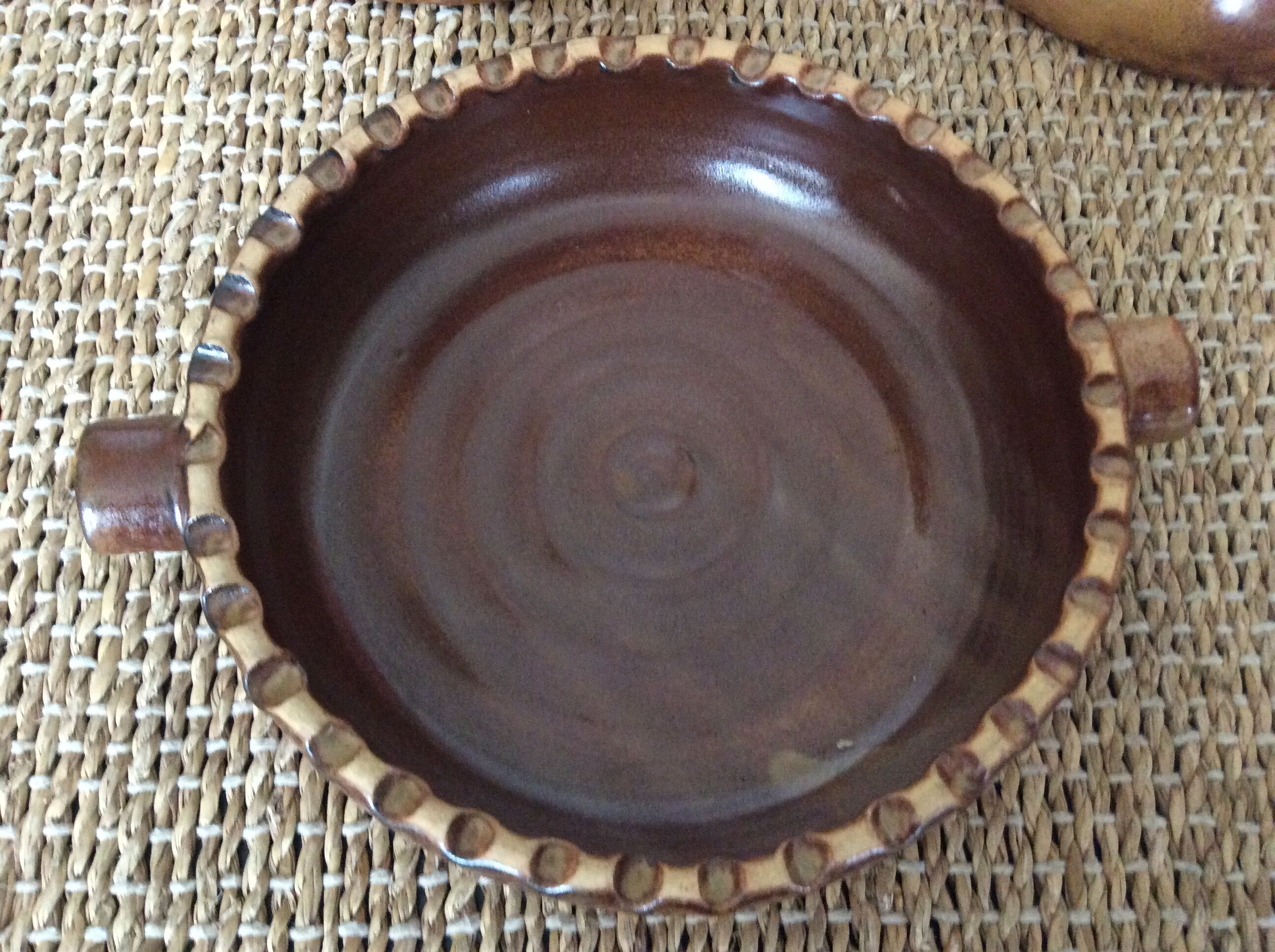 8 dishes in glazed terracotta