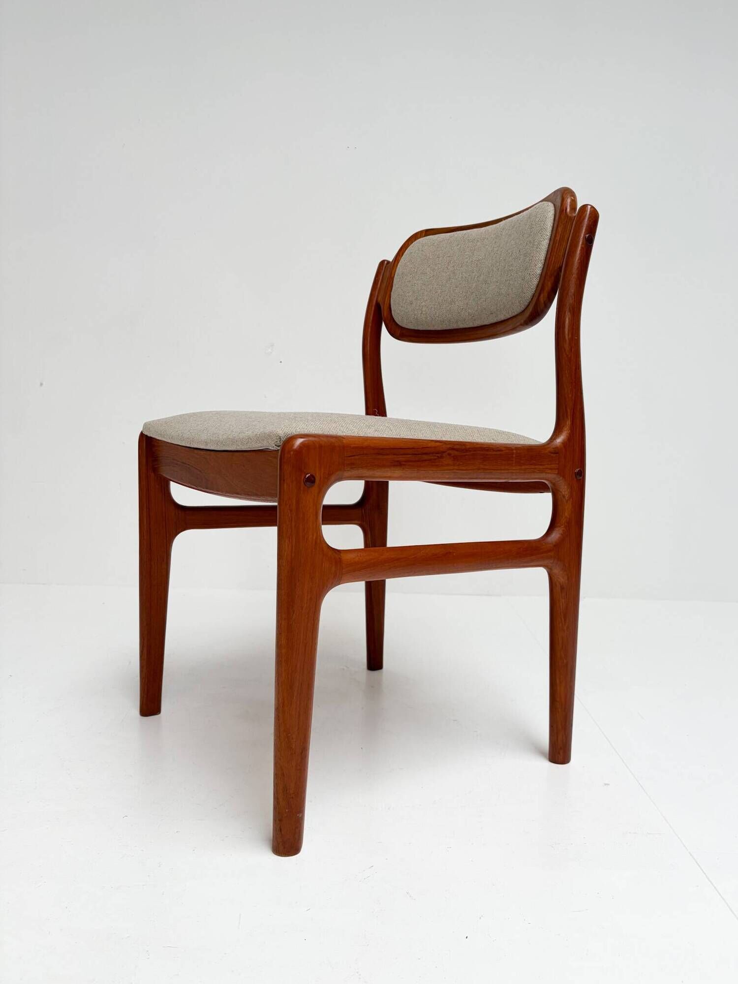 Set of 6 Danish design chairs by Johannes Andersen for Uldum, 1960s