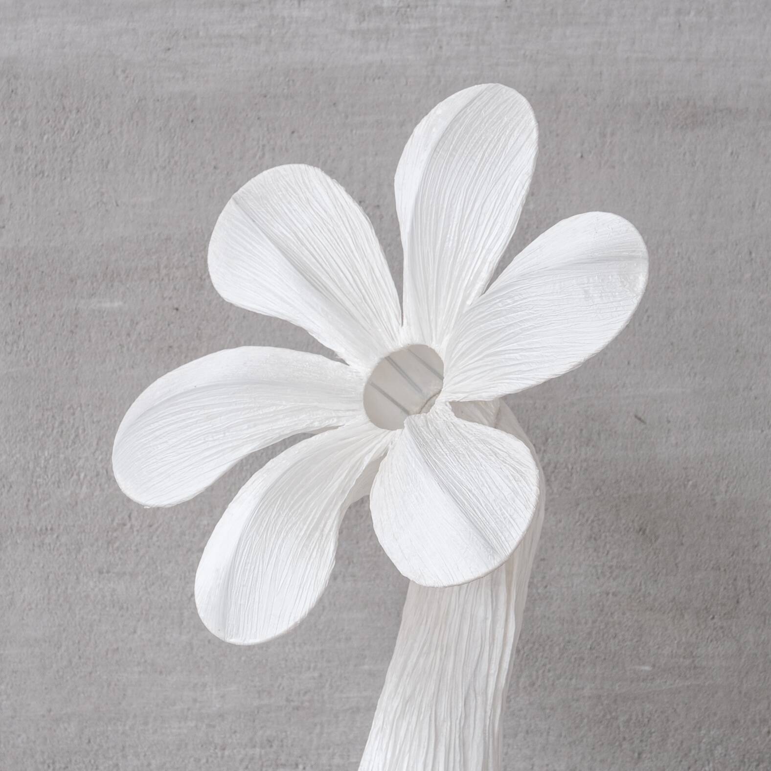 Contemporary fabric flower floor lamp