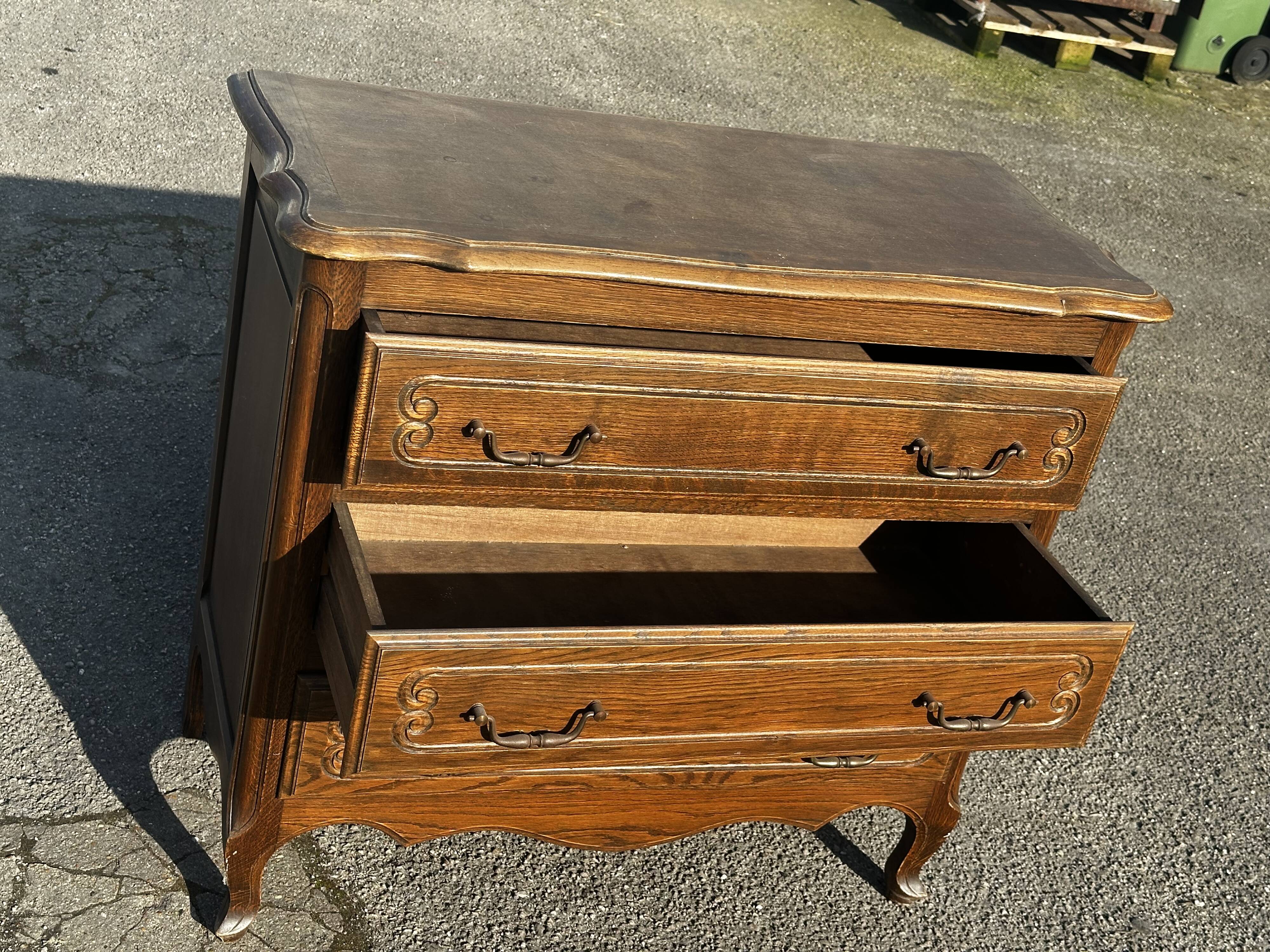 Chest of drawers, late 19th century, early 20th century