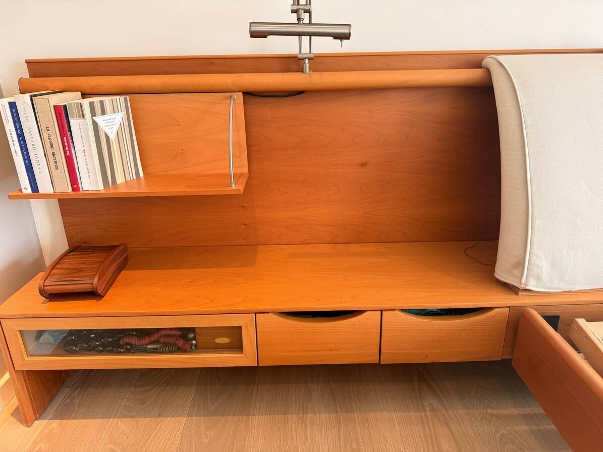 Poliform Morgante – exceptional walnut solid wood bedroom set