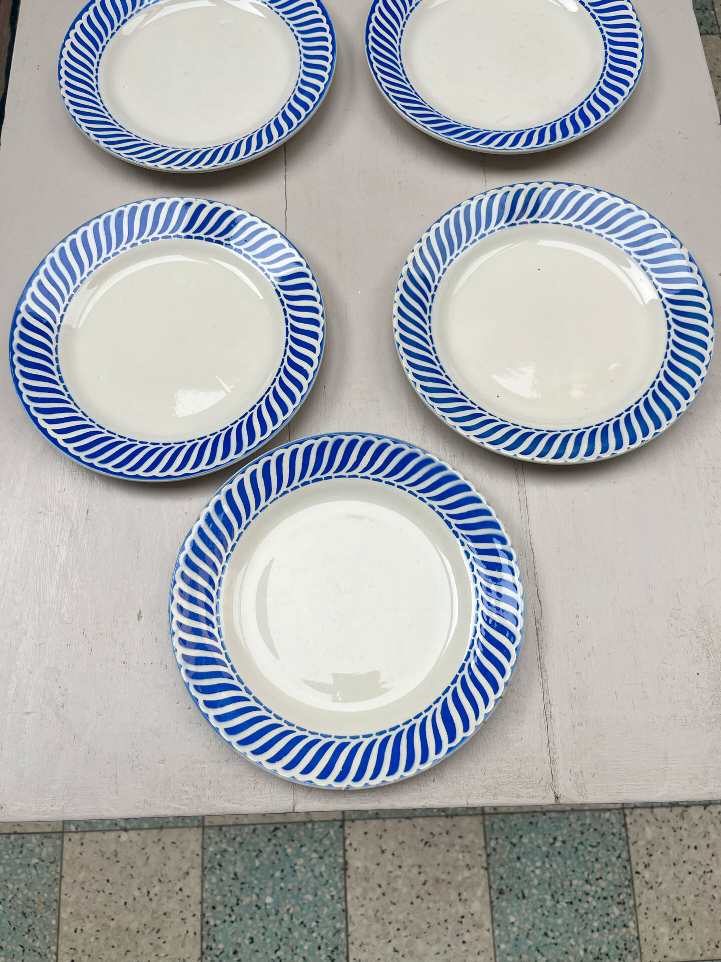 7 dessert plates