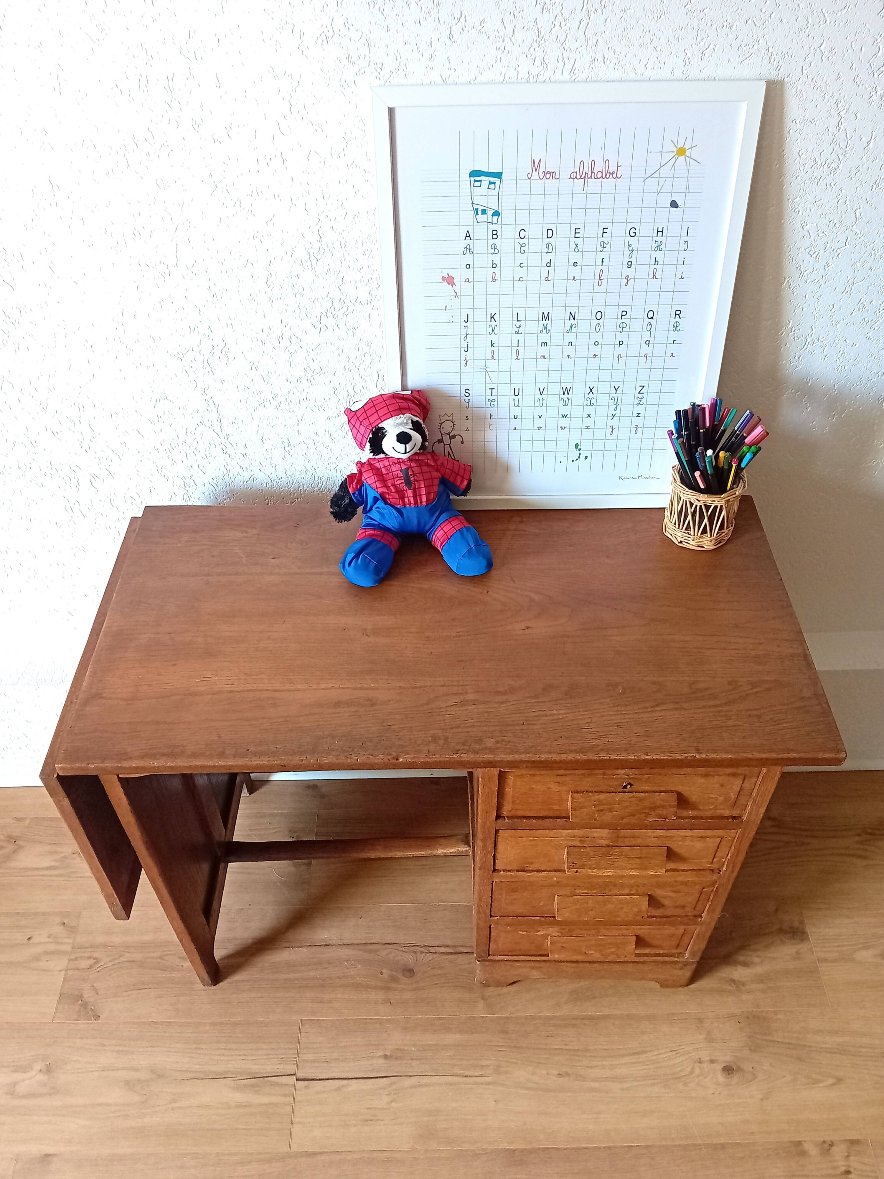 Children's desk
