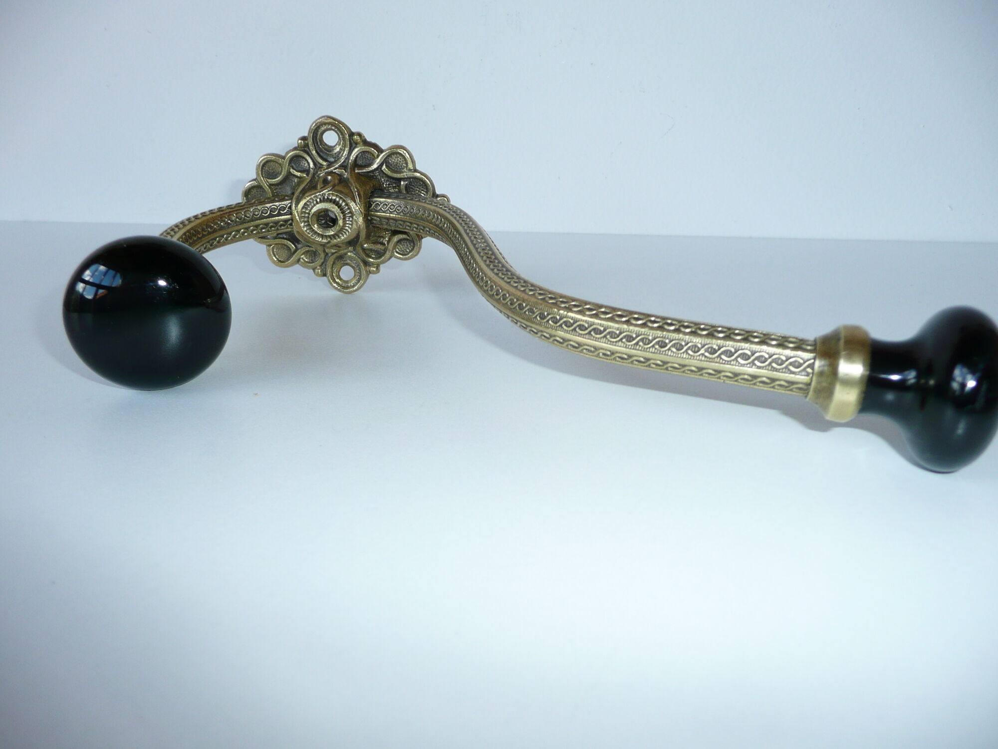 Former patere bronze and porcelain coat holder