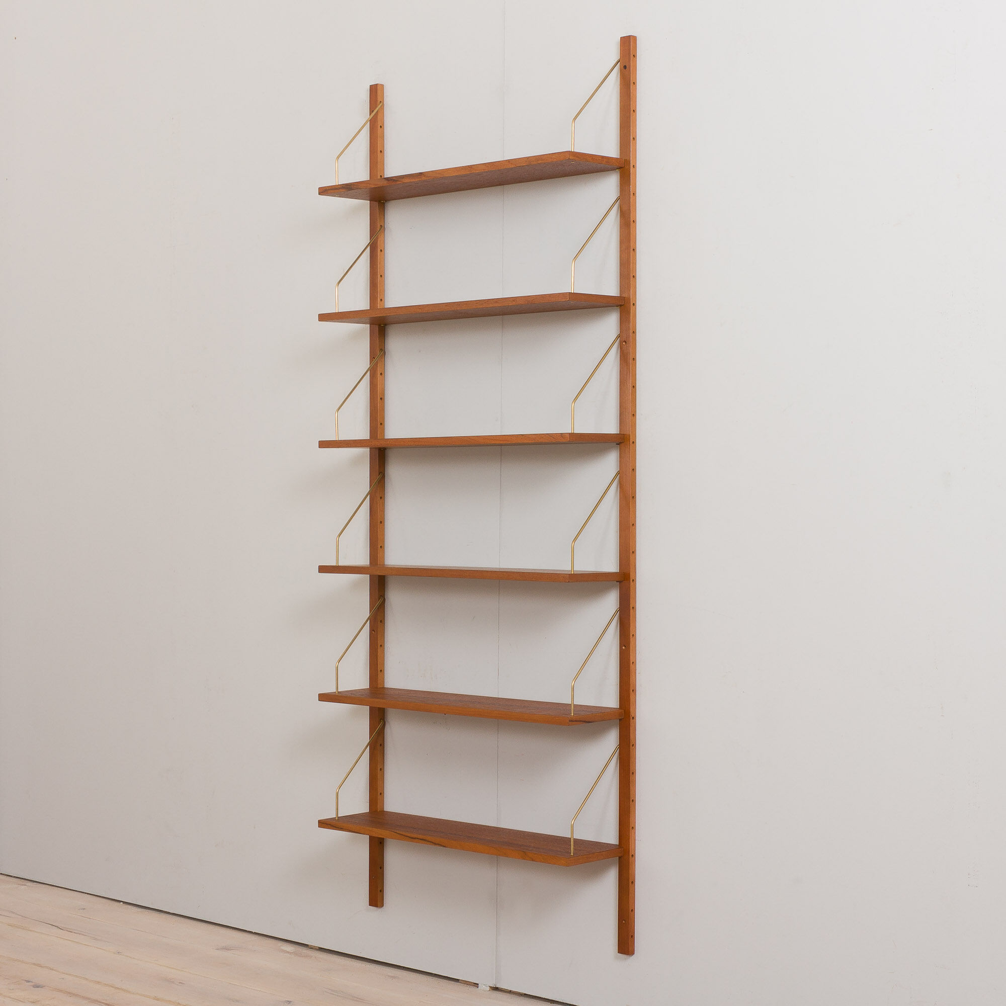 Danish wall unit in teak - modular shelving system 6 shelves
