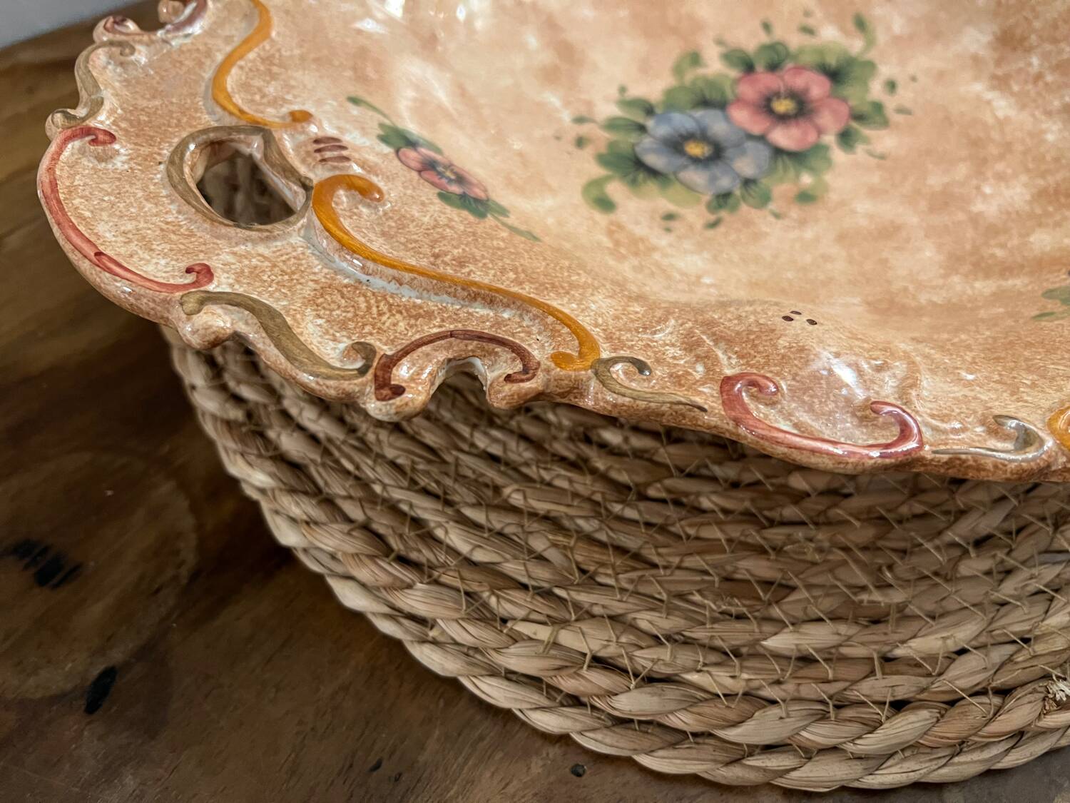 Large Italian serving platter signed Deruta