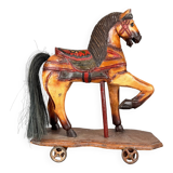 Cheval en bois vintage sur roues