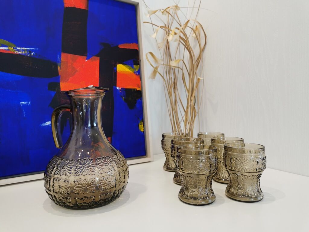 Glass set and decanter made of smoked glass from Italy