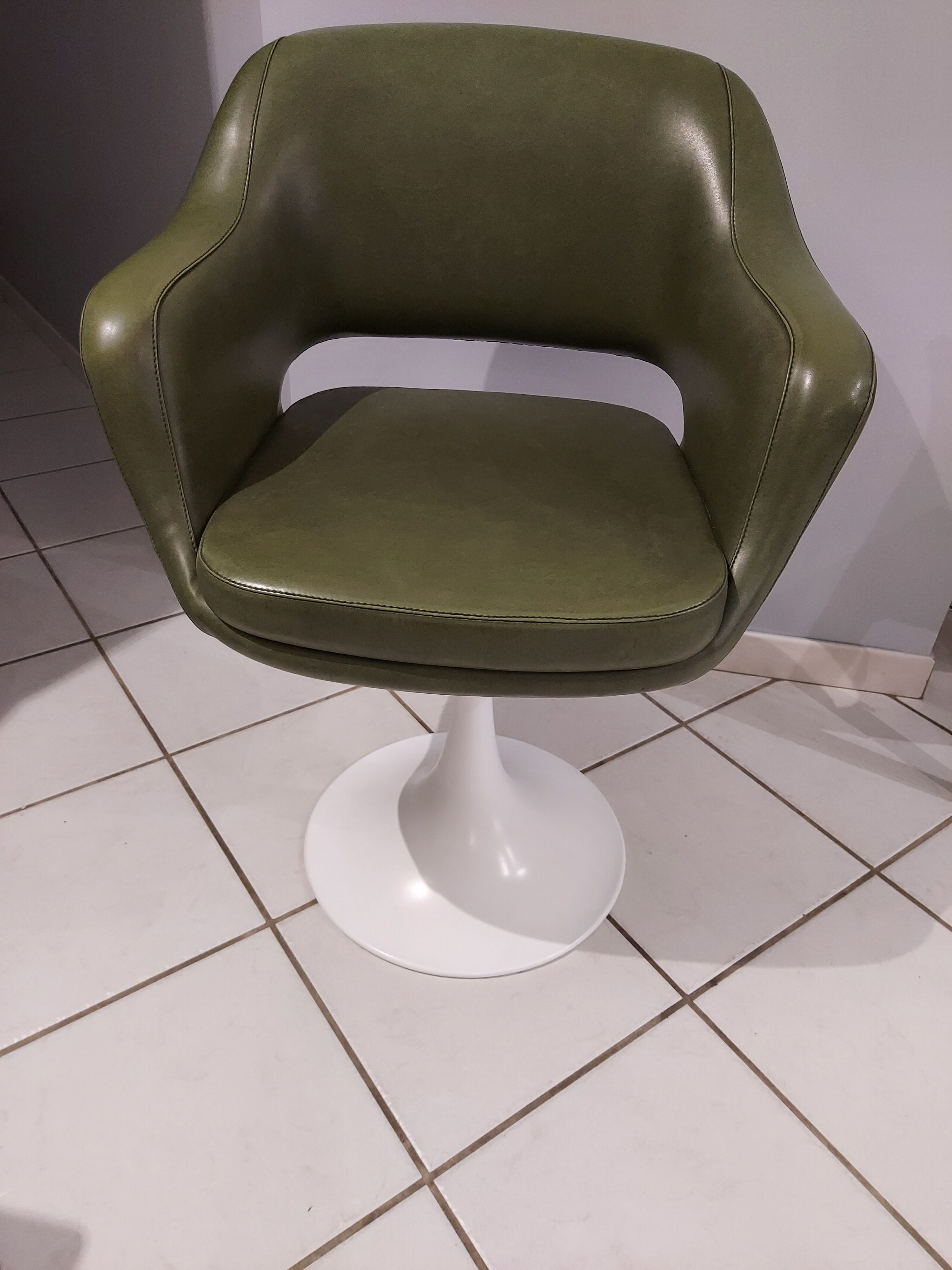 1960 vintage office tulip foot swivel chair
