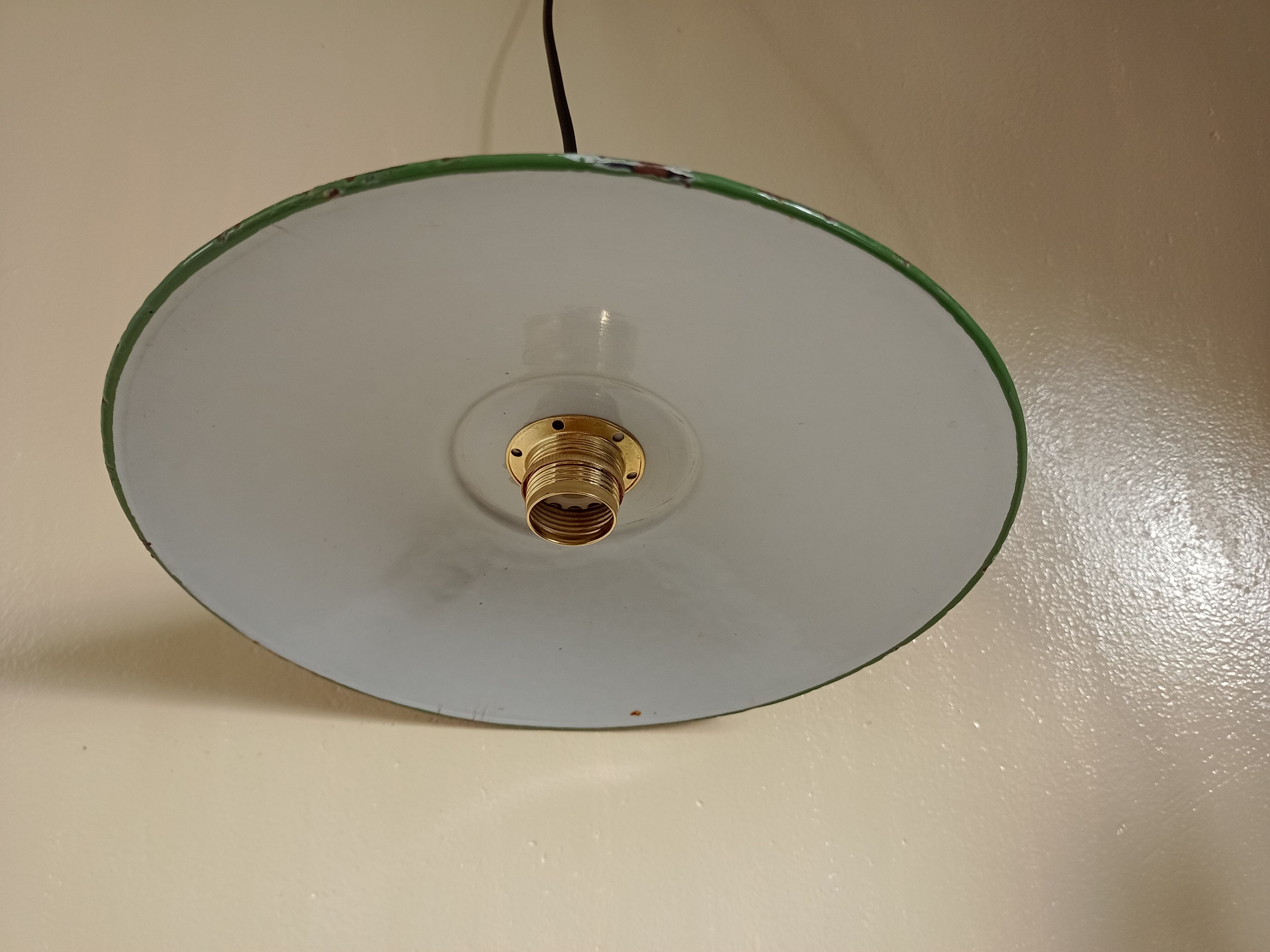 Suspension en tôle émaillée 1