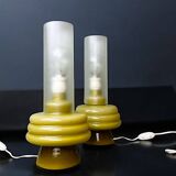 Lampes de table en verre opalin vert olive