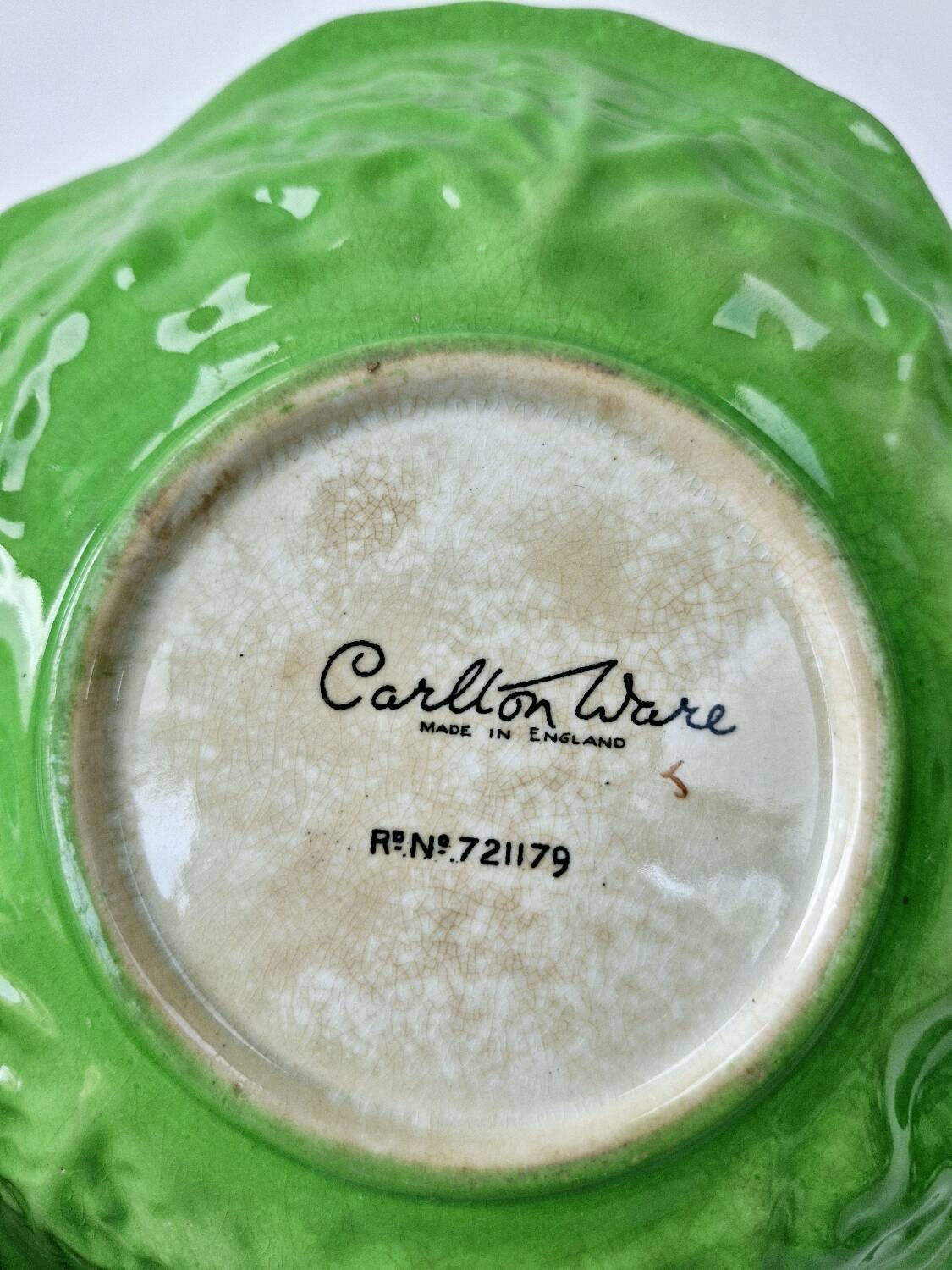 Vintage carlton ware cabbage and tomato slush plate made in england d 18.5 cm