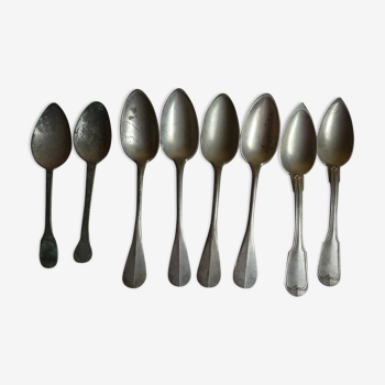 Lot 8 old spoons in tin period late 18th century