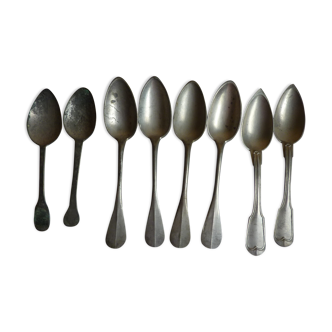 Lot 8 old spoons in tin period late 18th century