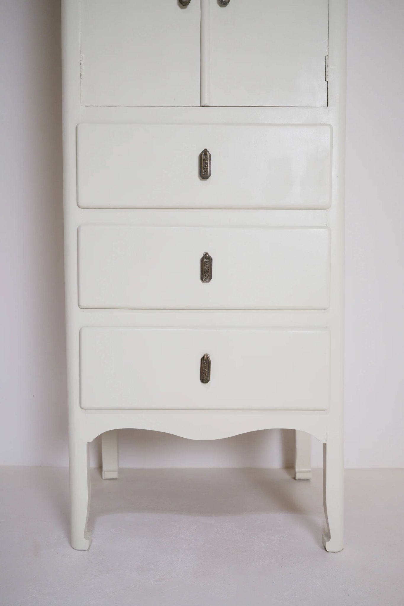 Furniture attributed to the Atelier Martine, Paul Poiret, France, circa 1920.