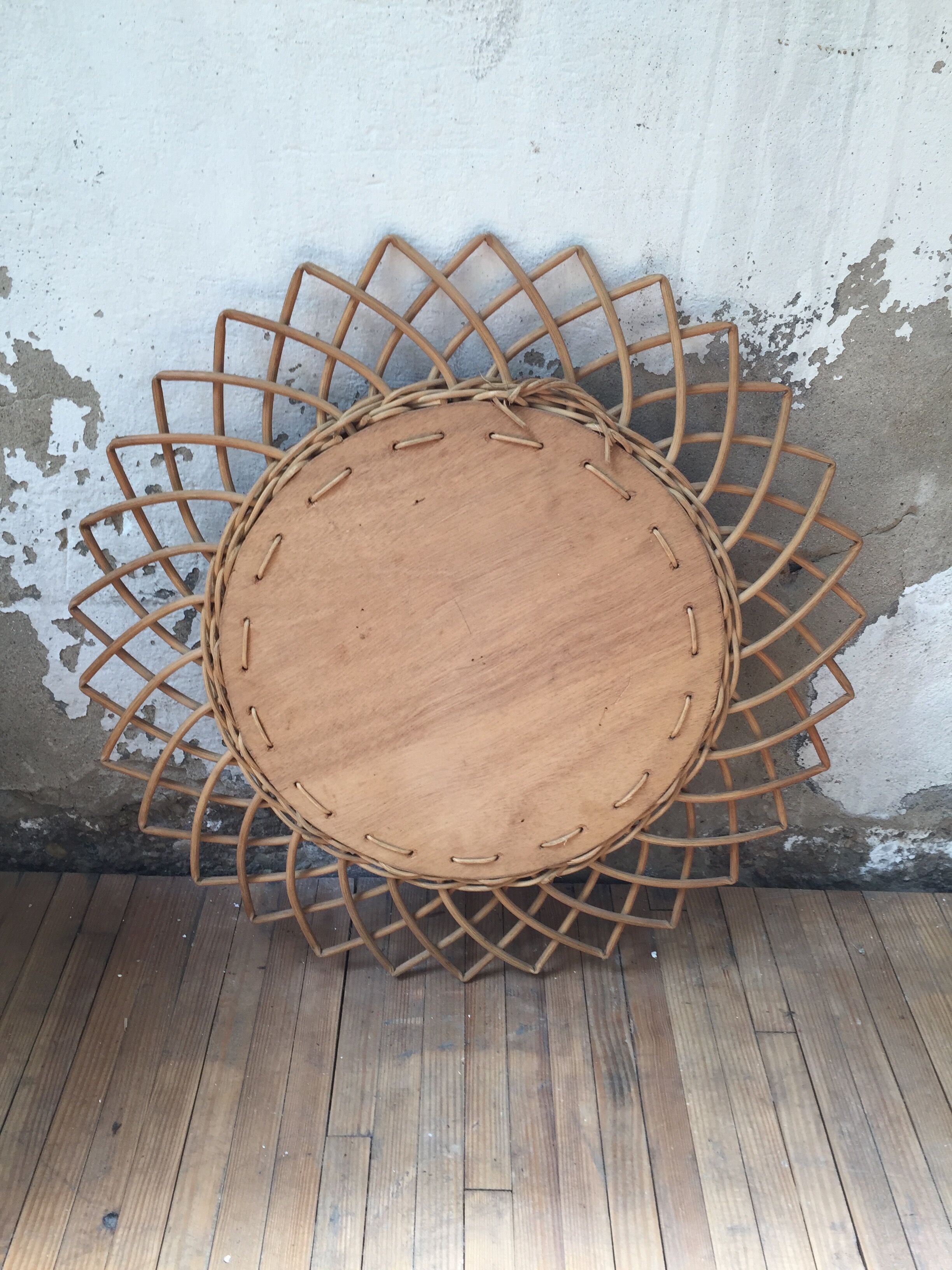 Vintage rattan mirror with rosette 50x50cm
