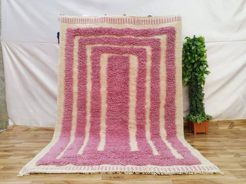 Handmade traditional artisan rug 2/3 m