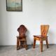 Paire de chaises brutalistes savoyardes en pin