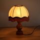 Lampe à poser en bois tourné et abat-jour en peau style parapluie