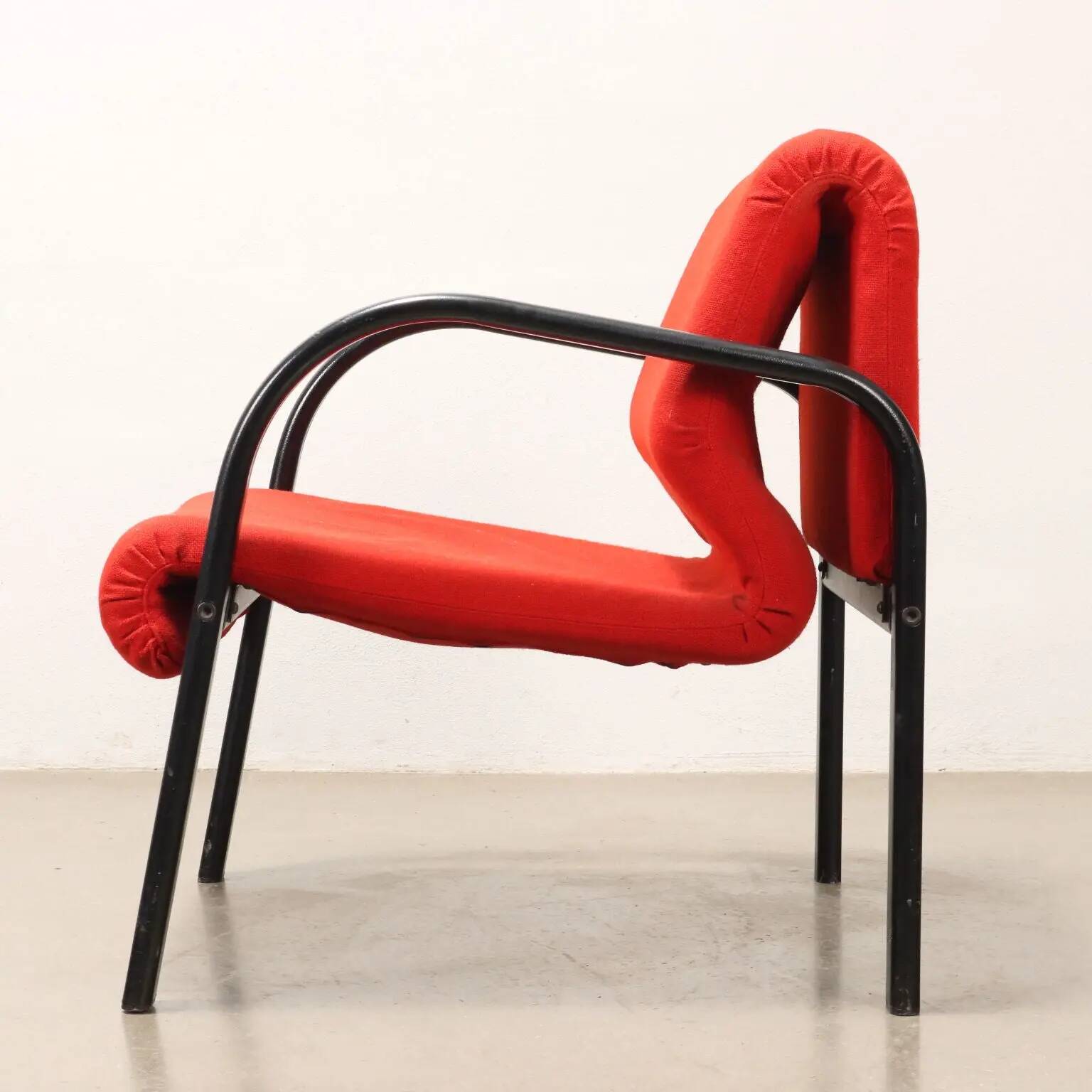 Vintage armchair from the 1980s in fabric and foam, Italy.