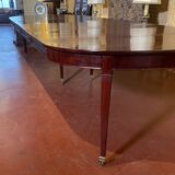 Extensible Louis XVI dining table in period Directoire mahogany.