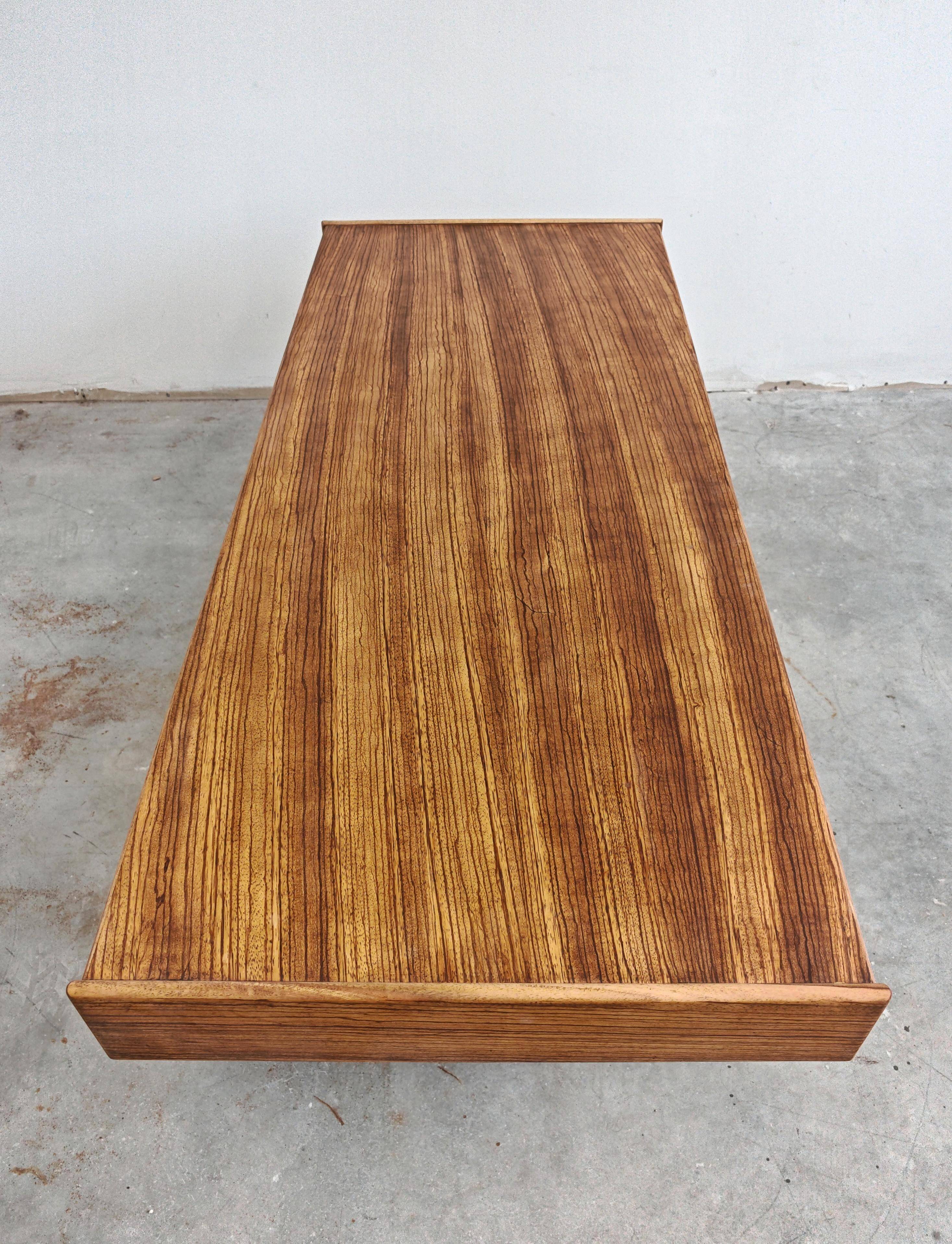 Table basse Mid Century Modern Gianfranco Frattini bois de Zebrano