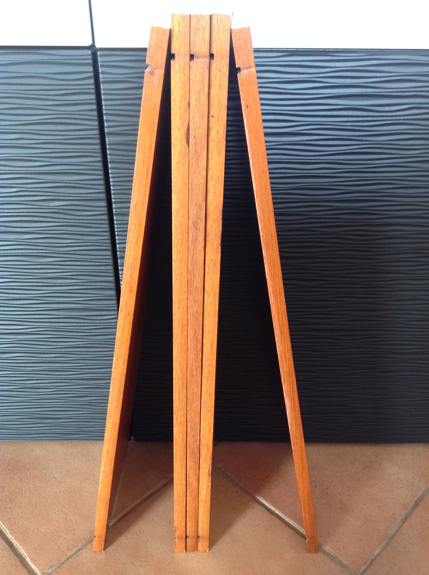 Black metal and wood shelf 60/70
