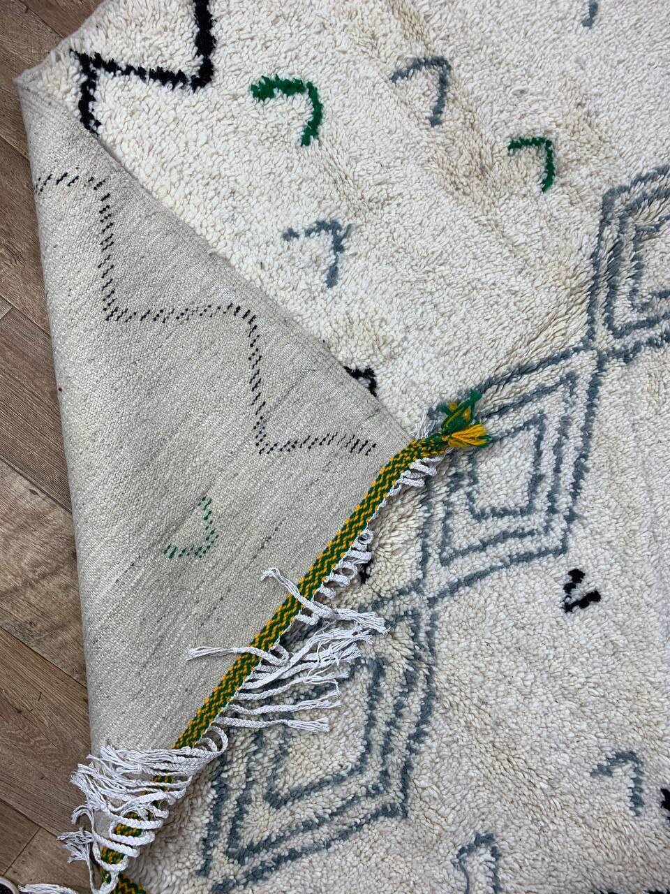 Handmade Moroccan Berber rug 250 X 158 CM