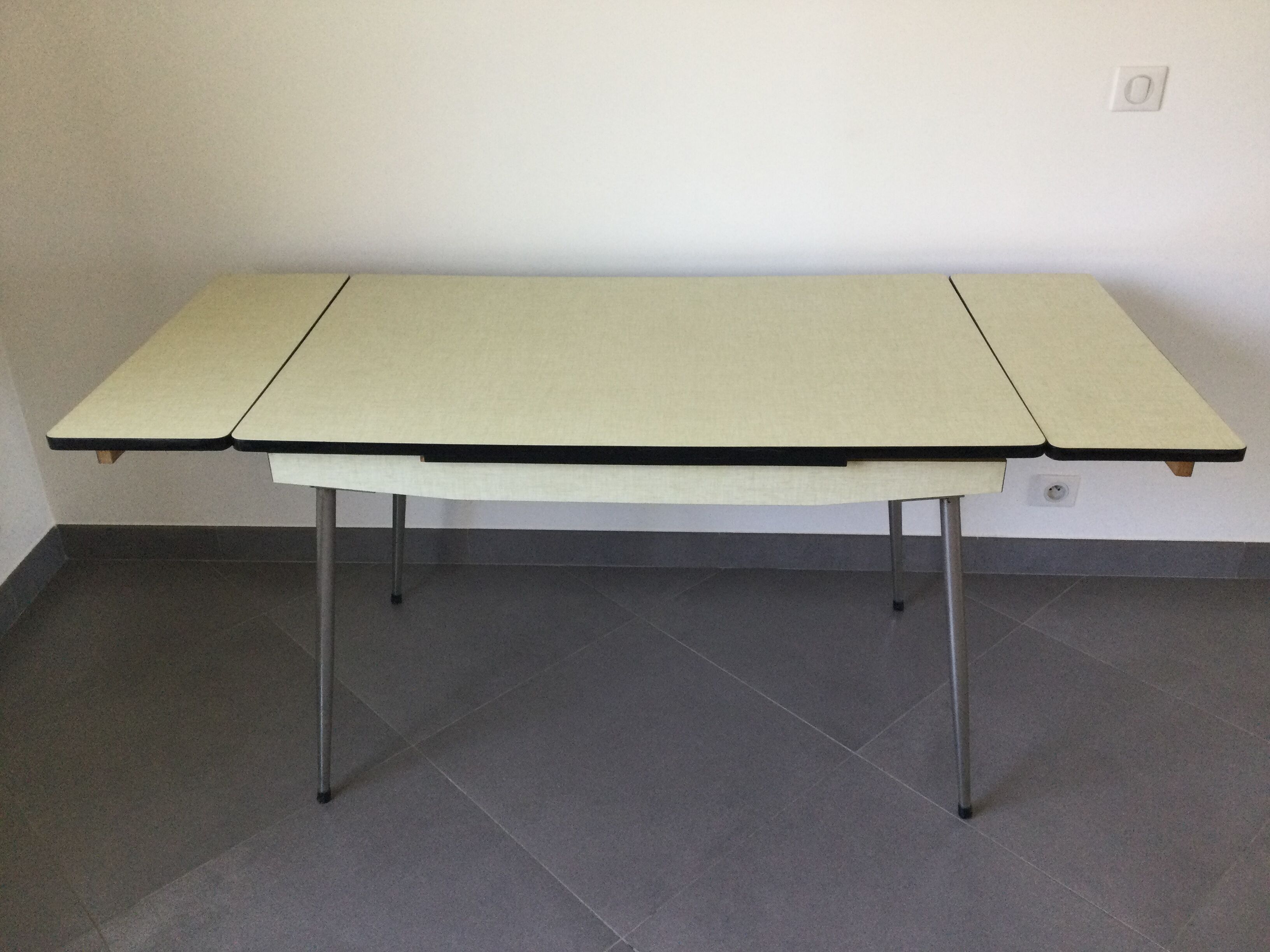 Water-green formica table