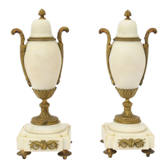 Pair of cassolettes in marble and gilded metal