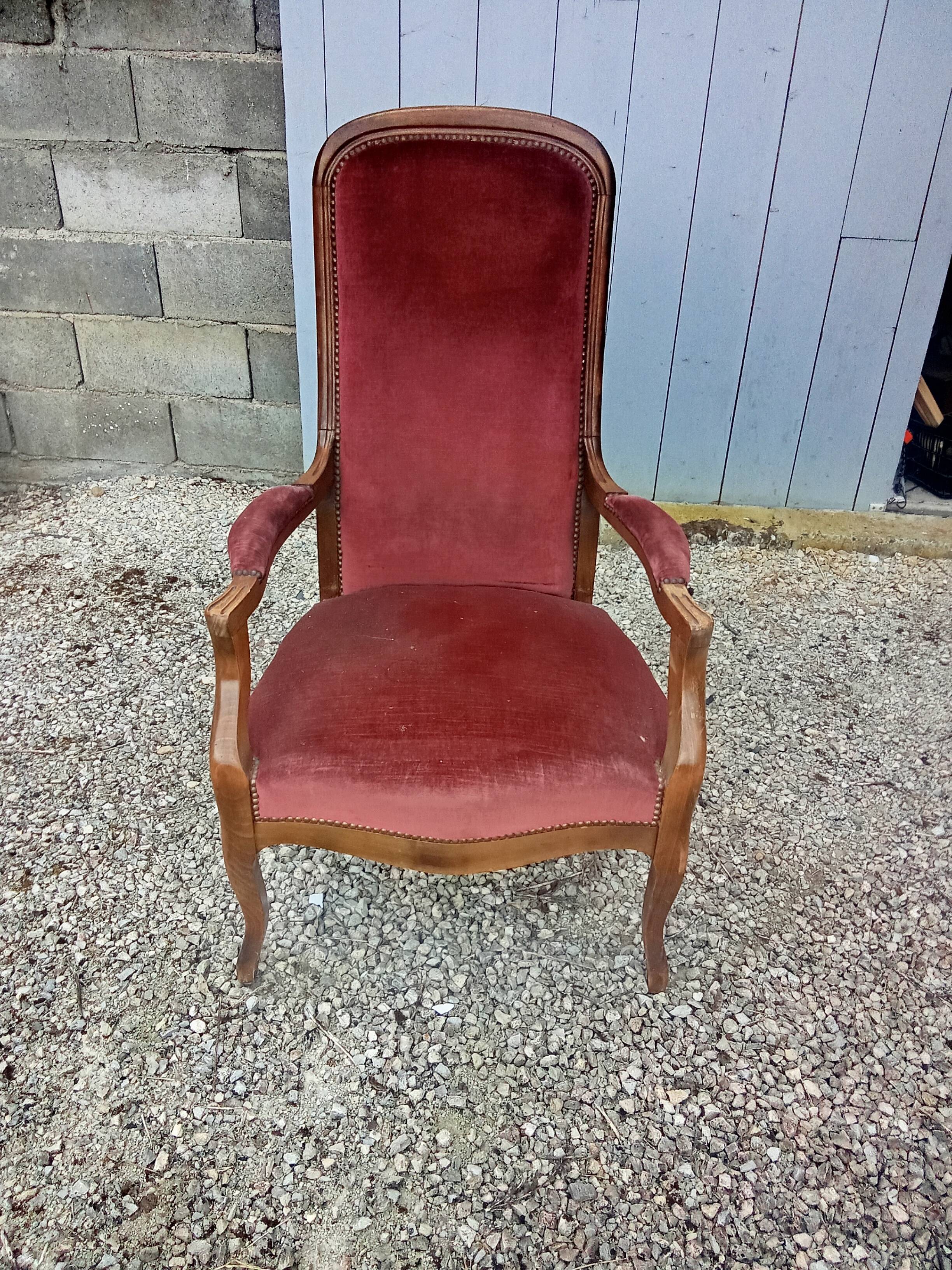 Fauteuil voltaire ancien.