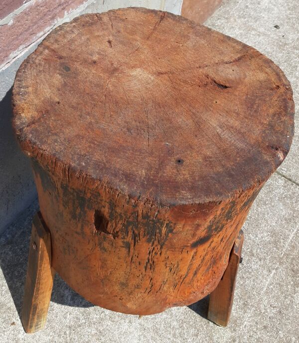 Table ou billot de boucher ancien tripode.