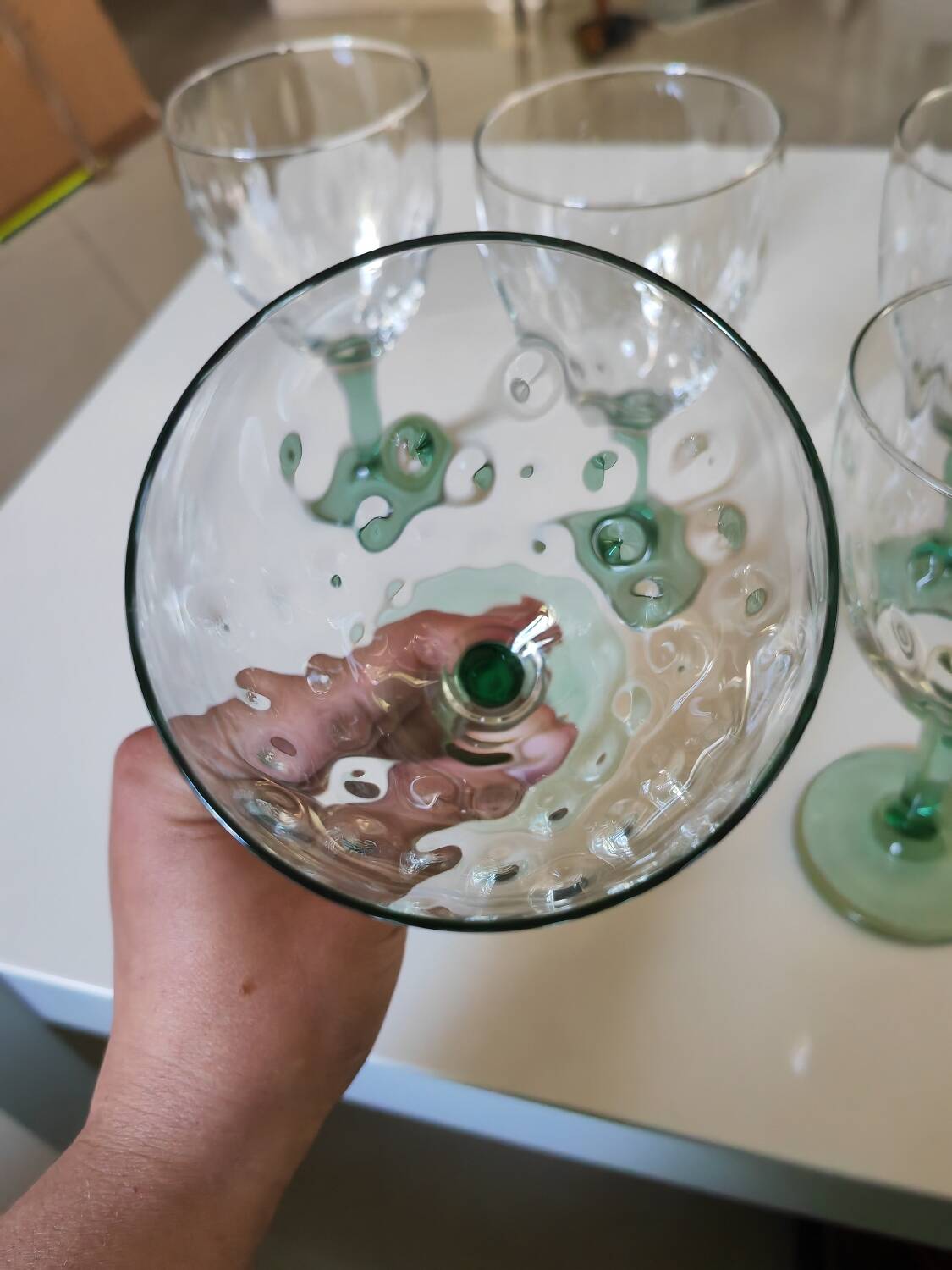 6 large stemmed glasses