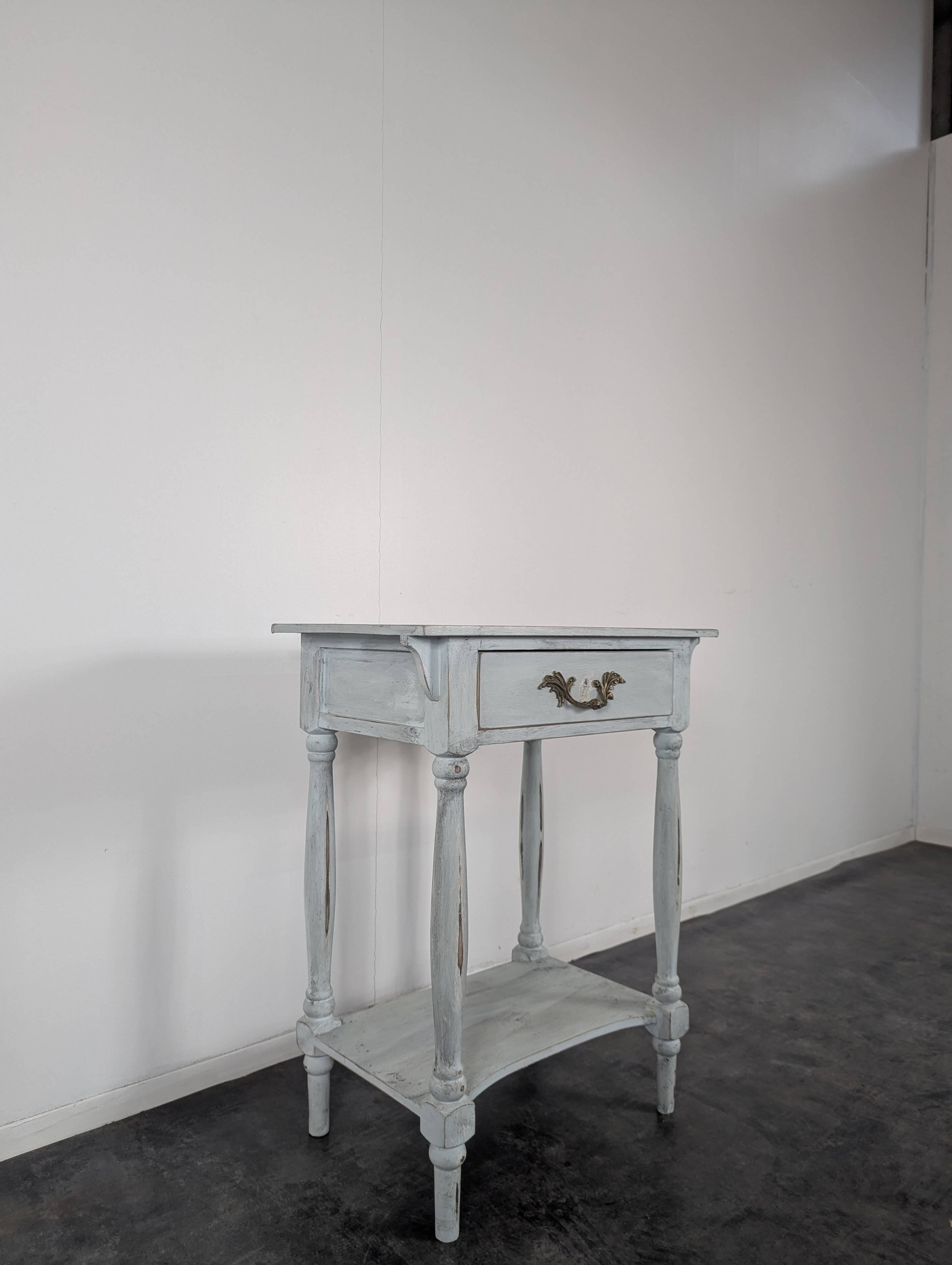 Table de chevet réchampie style Louis Philippe