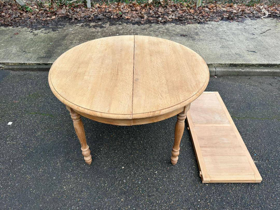 Renovated Louis Philippe 19th-century extendable round dining table 200cm